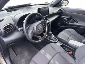 Toyota Yaris Cross Hybrid FWD Adventure*Pano*Autom* Klima Navi Bild 4