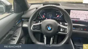 BMW 520 d A Tou M-Sport,Pano,AHK,ACC,StdHzg,PAProf Bild 5