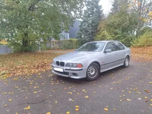BMW 528 528i