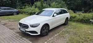 Mercedes-Benz E 220 d T 9G-TRONIC AMG Line Bild 1