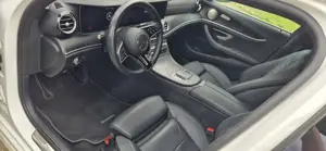 Mercedes-Benz E 220 d T 9G-TRONIC AMG Line Bild 4
