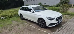 Mercedes-Benz E 220 d T 9G-TRONIC AMG Line Bild 3