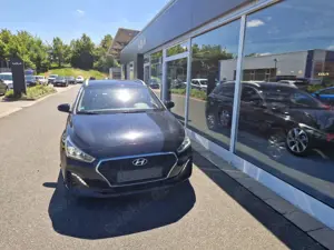 Hyundai i30 1,4 T-GDI LED Navi SHZ Kamera Klimaaut Bild 2