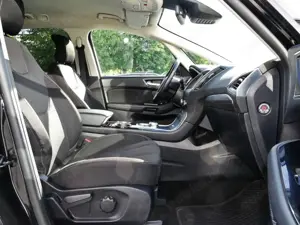 Ford S-Max Titanium 2.0 EcoBlue Auto+Navi+LED+Sitzhzg Klima Bild 4