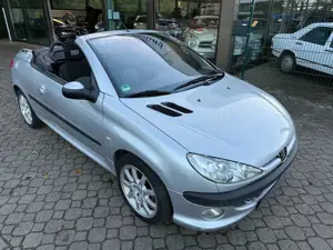 Peugeot 206 CC 2.0 135*nur 73 TKM*1.Hand*Windschott*HU 12/2026