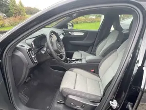 Volvo XC40 B3 B DKG Plus Black Edition Bild 5