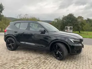 Volvo XC40 B3 B DKG Plus Black Edition Bild 2