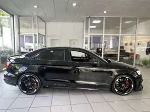 Audi S3 Lim. 2.0 TFSI quattro * ALL BLACK * Bild 4
