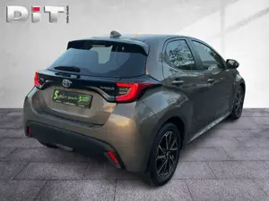 Toyota Yaris 1.5 D Team Deutschland Klima Kamera Sitzhzg Bild 4