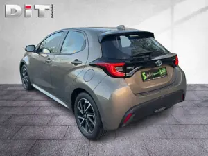 Toyota Yaris 1.5 D Team Deutschland Klima Kamera Sitzhzg Bild 3