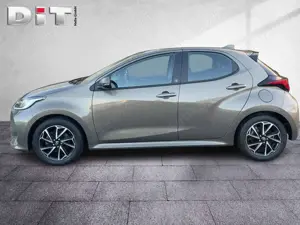 Toyota Yaris 1.5 D Team Deutschland Klima Kamera Sitzhzg Bild 2