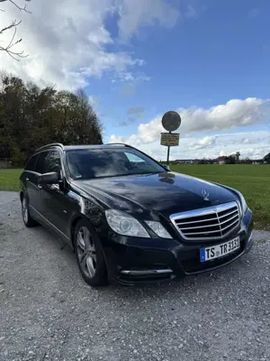 Mercedes-Benz E 220 E 220 CDI BlueEfficiency (212.202) Tüv bis 10/26
