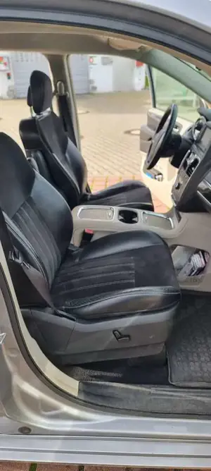 Lancia Voyager Voyager 2.8 Multijet 16v Platinum Bild 5