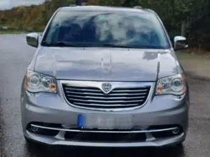 Lancia Voyager Voyager 2.8 Multijet 16v Platinum Bild 4
