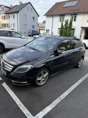 Mercedes-Benz B 180 CDI (BlueEFFICIENCY) 7G-DCT Bild 2
