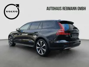 Volvo V60 B5 Cross Country Ultimate AWD Bild 5