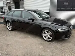 Audi A4 Avant Attraction quattro*AUTO*NAVI