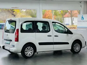 Citroen Berlingo Multispace Behindertengerecht-Rampe Bild 5