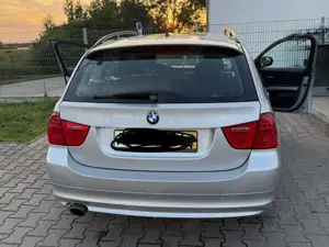 BMW 320 3er Touring 320i Touring Aut.