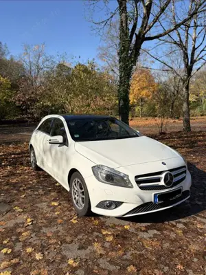 Mercedes-Benz A 180 (BlueEFFICIENCY) Style