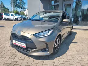 Toyota Yaris 1.5l VVT-i Style*PDC,SHZ,Kamera,Tempomat