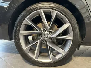 Skoda Superb Combi Sportline NAV+LED+AHK+CANTON+VC+1HD Bild 3