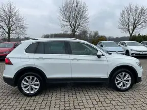 Volkswagen Tiguan Highline 2.0 TSI DSG 4Mot+NAV+ACC Bild 5