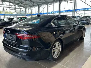 Jaguar XE S HUD Sound-System LED 360°Cam Navi ACC PDC Bild 4