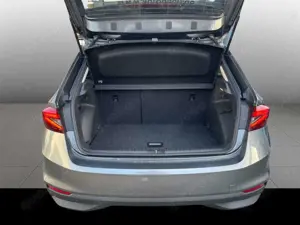 Skoda Fabia 1.0TSI Tour LED Klimaautomatik GRA EPH DAB Bild 4