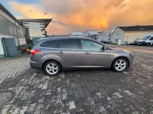 Ford Focus Focus Turnier Diesel 2.0 TDCi DPF Automatik Bild 5