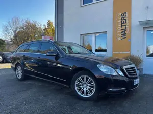 Mercedes-Benz E 220 T-Modell = Avantgarde - Schiebedach - Ahk=