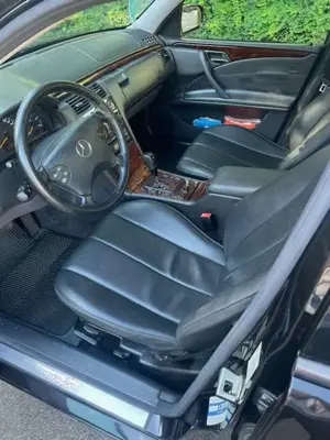 Mercedes-Benz E 220 E 220 T CDI Elegance Bild 3