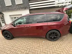Chrysler Pacifica Bild 2