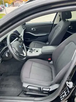 BMW 320 320d xDrive Facelift AHK Pano 1.Hand Touring LED Bild 2