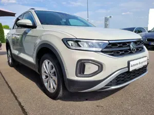 Volkswagen T-Roc 1.5 TSI DSG Life ANHÄNGERKUPPLUNG+NAVI+LED