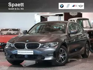 BMW 320 i Lim. Adv LED AHK RFK HIFI