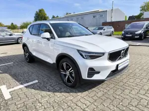 Volvo XC40 B3 Benzin Aut. / ACC / BLIS mit WKR Bild 5