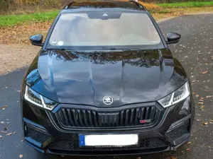 Skoda Octavia Octavia Combi 2.0 TSI DSG RS First Edition Bild 2