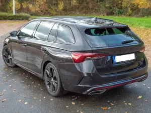 Skoda Octavia Octavia Combi 2.0 TSI DSG RS First Edition Bild 5