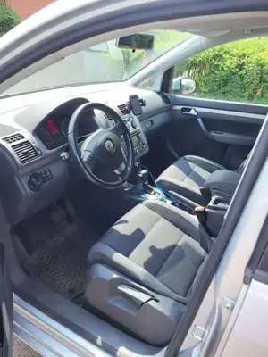 Volkswagen Touran 1.4 TSI DSG Trendline Bild 5