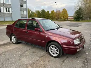 Volkswagen Vento 1.8 GLX