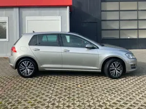 Volkswagen Golf Golf 1.6 TDI BlueMotion Technology Allstar Bild 3