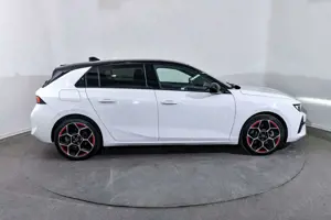 Opel Astra Plug-In-Hybrid GS Bild 4