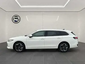 Volkswagen Passat Variant 2.0 TDI SCR, Elegance, DSG Bild 3
