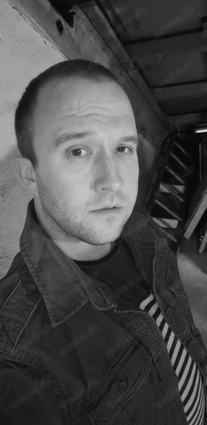 Noch recht junger Mann, mit Vorliebe für ältere Damen....