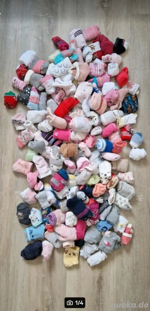 Karton voller Socken (150+) Gr. 0 bis Gr. 19-22
