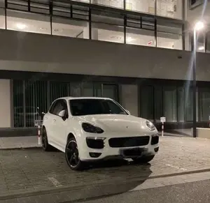 Porsche Cayenne S E-Hybrid Platinum Edition I Approved bis 03/2026