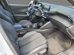 Peugeot 2008 50 kWh Elektro GT*Wärmepumpe*OBC*Kamera*Ma Bild 4