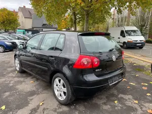 Volkswagen Golf *TRENDLINE*NAVI*KLIMA*SHZ*TÜV/AU 10/2027* Bild 4