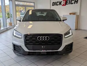 Audi Q2 30TDI design LED Komfort-Paker Pano Optik AHK Bild 2